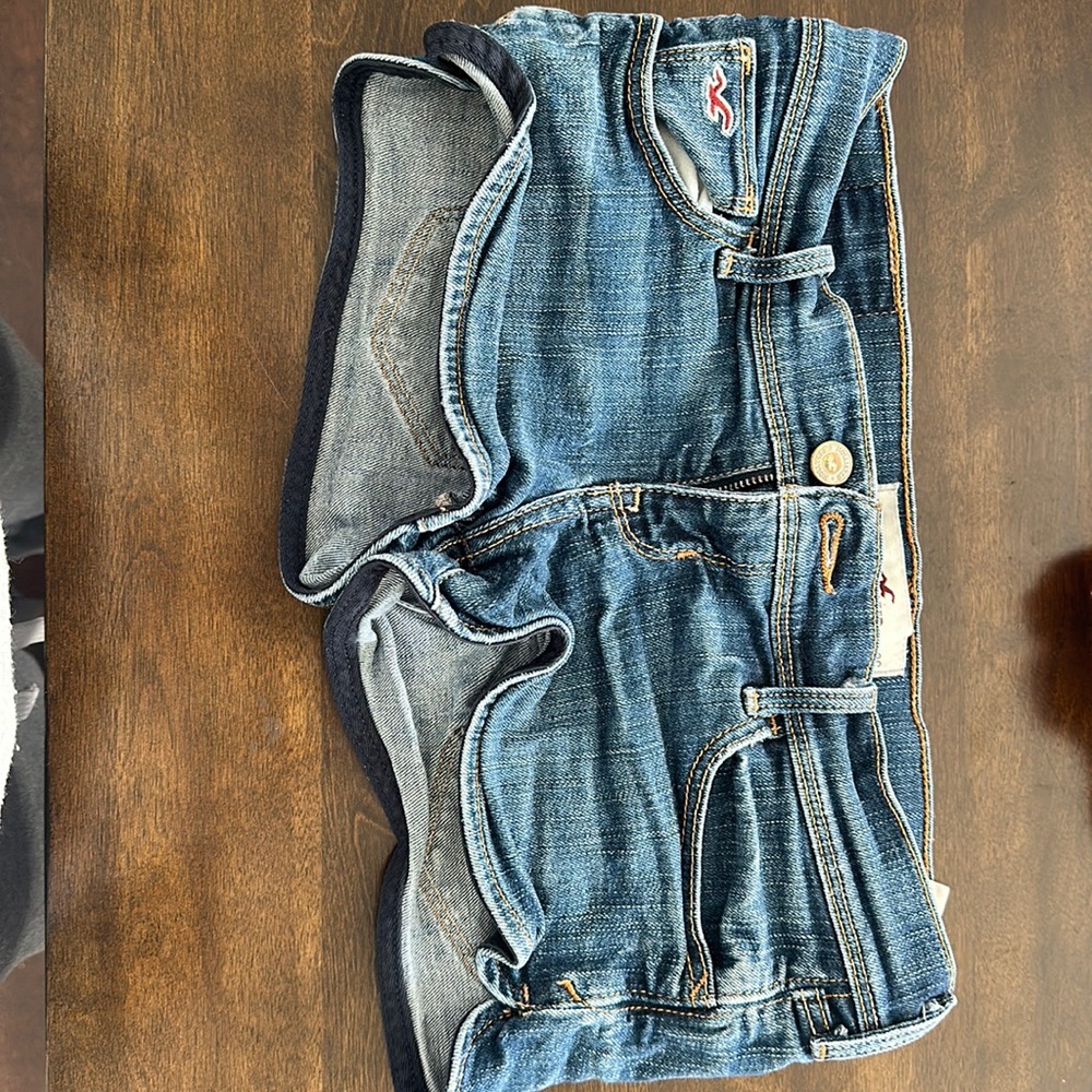 Hollister Jean shorts W26 size 3. Normal wear and tear